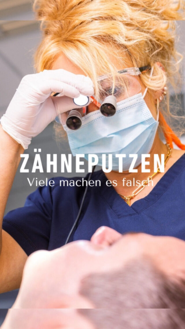 ⚠️ Zu fest putzen macht deine Zähne nicht sauberer, sondern kann ihnen schaden.
Viele glauben: Je mehr Druck, desto besser das Putzergebnis. Tatsächlich kann kräftiges Schrubben dazu führen, dass sich das Zahnfleisch zurückzieht und empfindliche Zahnhälse freiliegen.
Die Folge können Schmerzen beim Essen oder Trinken und langfristig sogar Schäden am Zahnschmelz sein.✨ So putzt du richtig:
🪥 Übe nur leichten Druck aus – die Borsten sollen arbeiten, nicht deine Muskelkraft.
⏱️ Putze deine Zähne etwa 2 Minuten, zweimal täglich.
🔄 Führe die Zahnbürste mit kleinen, sanften Bewegungen und vergiss die Zahnzwischenräume nicht – hier helfen Zahnseide oder Interdentalbürsten.Eine elektrische Zahnbürste kann dabei unterstützen, den richtigen Druck einzuhalten und die Zähne gründlich zu reinigen.
Falls du dir unsicher bist, welche Zahnbürste die Richtige für dich ist: Wir beraten dich gerne!💬 Hand aufs Herz: Putzt du eher zu kräftig oder eher zu vorsichtig? Schreib „kräftig“ oder „sanft“ in die Kommentare. 👇
📌 Speichere dir den Beitrag als Erinnerung für deine nächste Putzroutine und teile ihn mit jemandem, der diesen Tipp kennen sollte.#zähneputzen #zahnarzt #zahnarztpraxis #dentalexcellence
